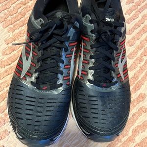 Mens running sneaker